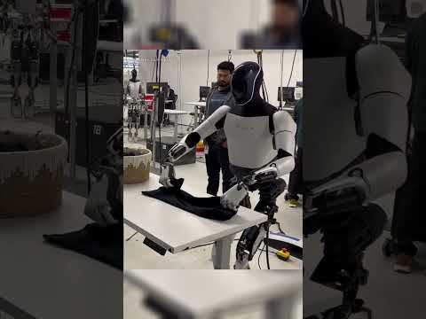 Tesla Optimus Bot FOLDS the Laundry !