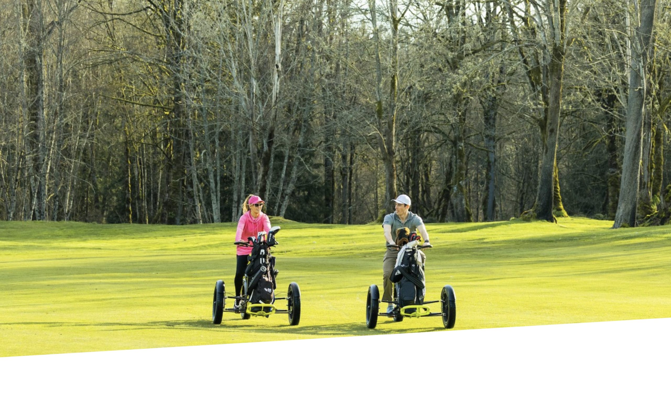 Golfin evoluutio: Innovatiivinen kuljetus golffareille